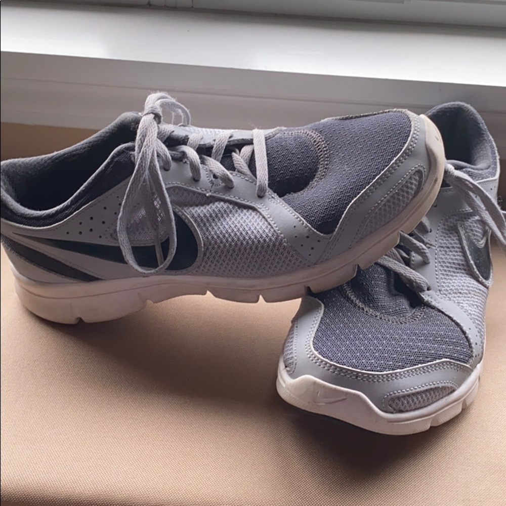 Running shoes